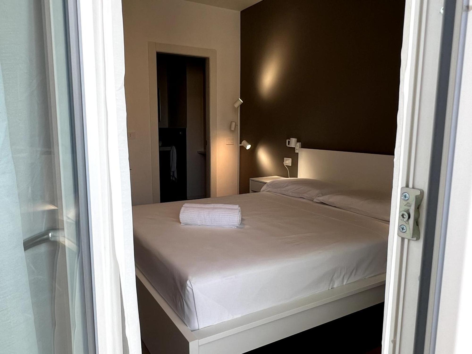 Near Vatican, Irnerio 47 Guest House Rom Zimmer foto